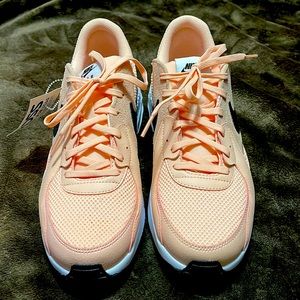 Nike AirMax Brand new never worn size 11(W) 9(M)